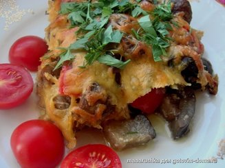 Запечённые баклажаны с грибами и перцем