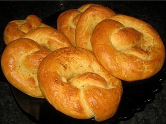 Брецели (Laugenbrezeln)