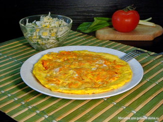 Яичница с морковью и луком