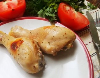 Сочная и ароматная курица в кефире в духовке