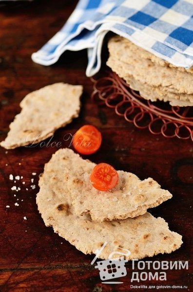 Тонкие пшенично-ржаные лепёшки с орехами (или семечками) фото к рецепту 5