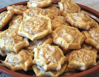 Калицунья, греческие пирожки к пасхе