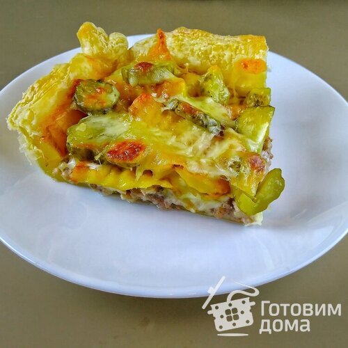 Слоеный пирог с картошкой, фаршем и сыром