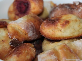 Быстрые творожные круассаны с яблочно-ореховой начинкой