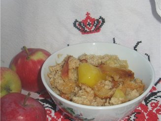 Овсяная каша с жареными яблоками