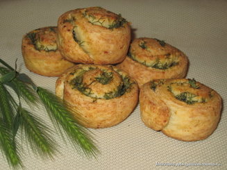 Творожные булочки с укропом и чесноком