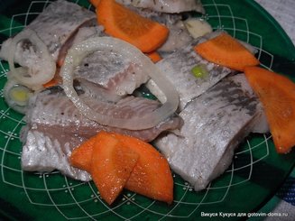 Сельдь, маринованная по-фински