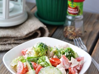 Салат из брокколи и курицы