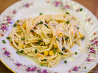 Макароны с молочным соусом и пряностями