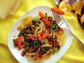 Кальмары с овощами по азиатски