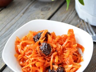 Капуста с черносливом