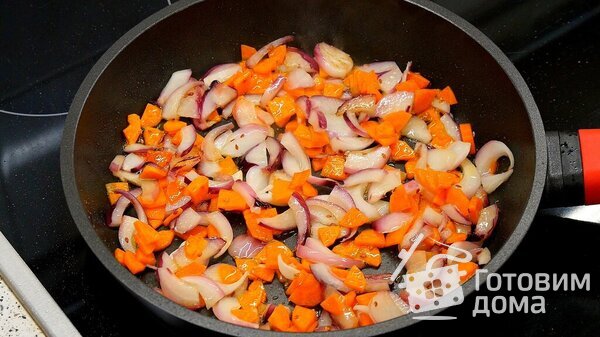 Курица в кунжуте с овощами, яблоком и медово-лимонно-горчичным соусом фото к рецепту 10