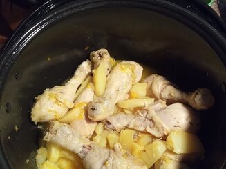 Курица с картофелем и мандаринами.