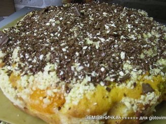 Абрикосовый пирог с миндальной крошкой и белым шоколадом