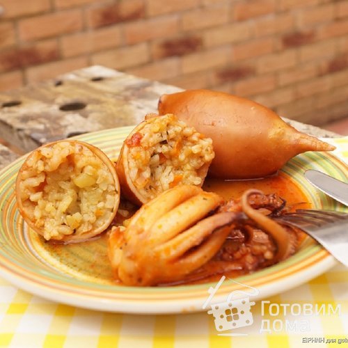 Каламарья гемиста (Кальмары фаршированные рисом)