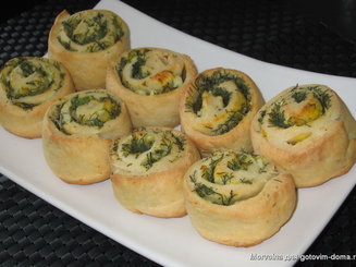 Творожные булочки с укропом и чесноком