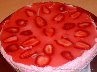 Торт с клубничным муссом и желе