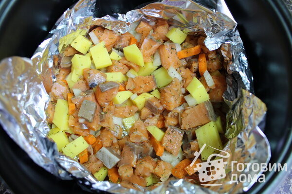 Картофельная запеканка с овощами и рыбой из мультиварки фото к рецепту 3