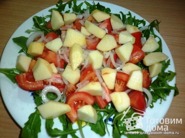 Салат с помидорами и яблоками фото к рецепту 1