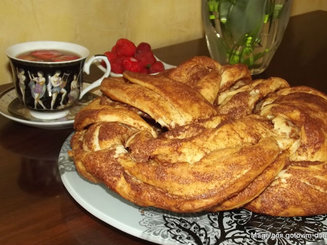Эстонский венок с корицей и маком