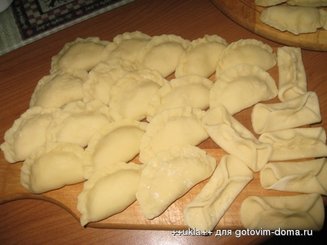 Универсальное тесто для вареников, пельменей, поз, чебуреков