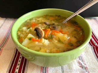 Чесночный суп с пшеном и грибами