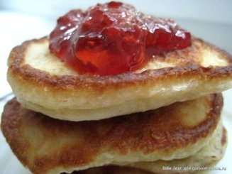 Пышные оладушки на дрожжах