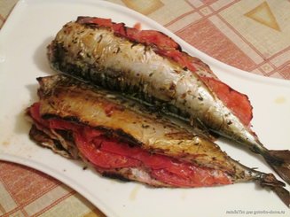 Запечённная скумбрия с помидорами