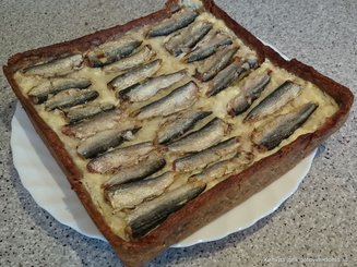 Ржаной пирог с килькой