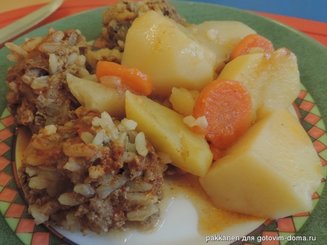 Юварлакя коккинисто (тефтели в соусе)