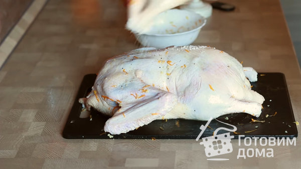 Фаршированная утка с хрустящей корочкой в духовке фото к рецепту 2