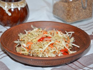 Салат с капустой "Пестренький"