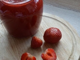 Сырое варенье из черной смородины