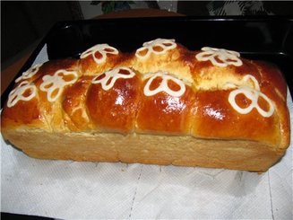 Сдобный хлеб с узором