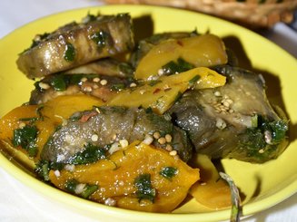Закуска из запечённых баклажанов и перца