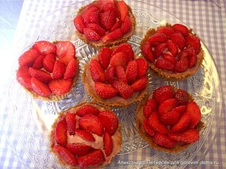 Пирожные с клубникой и рикоттой