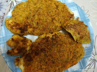 Куриные отбивные в морковной панировке