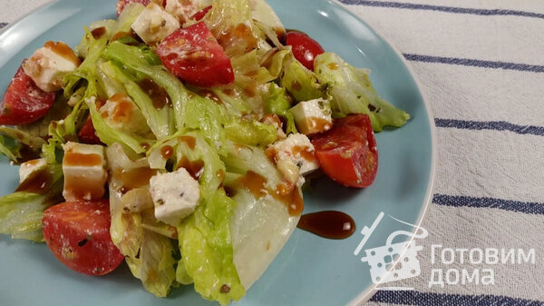 Салат с сыром фета и овощами фото к рецепту 3