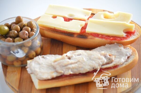 Испанский бутерброд со свининой и сыром- Bocadillo de lomo con queso фото к рецепту 3