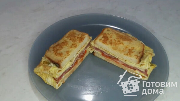 Горячий сэндвич на сковороде с яйцом фото к рецепту 11