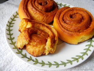 Тыквенно-медовые булочки-улитки с корицей