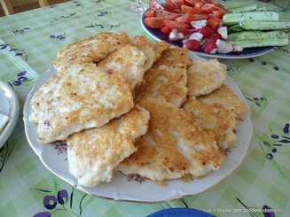 Куриные оладушки с сыром