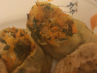 Курица с рулетиками из теста
