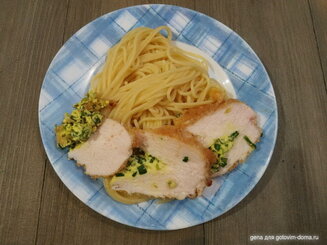 Куриное филе с творогом и зеленью