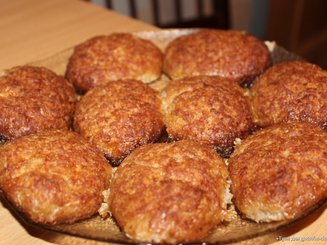 Запеченные котлеты из мяса с картофелем
