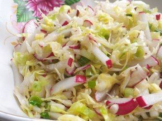 Капустный салат с редиской