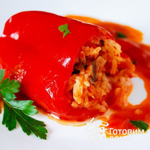 Перец, фаршированный рисом и овощами