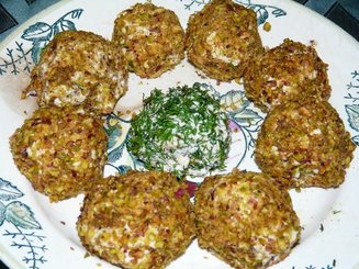 Сырные шарики с виноградом