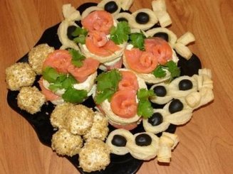Сырные шарики с виноградом