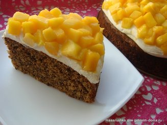 Шоколадный торт с лесным орехом и манго